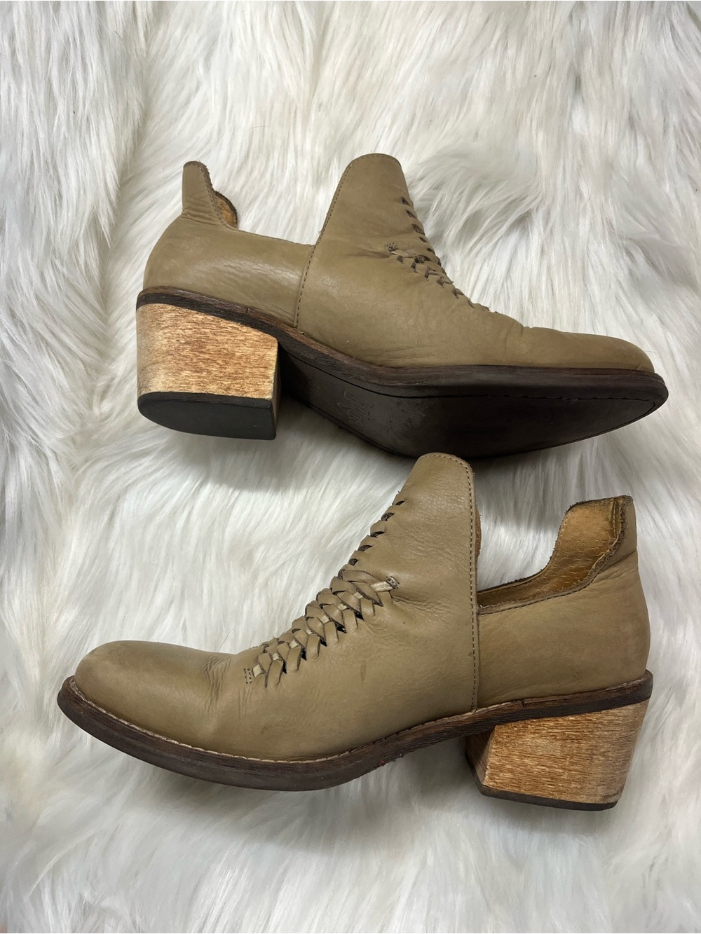 Anthropologie Latigo Kick Booties woven ankle brown leather boot size 6 women’s - Picture 2 of 7